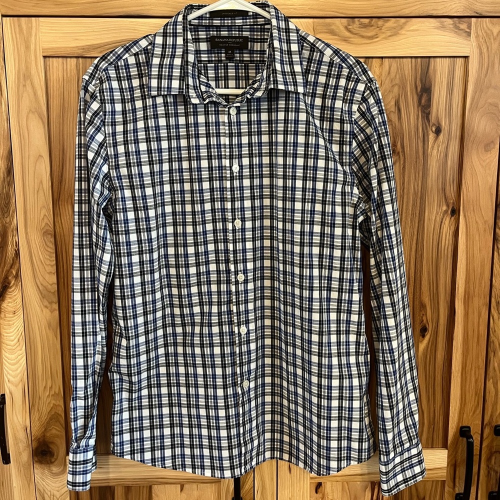 Banana Republic Men’s shirt size medium